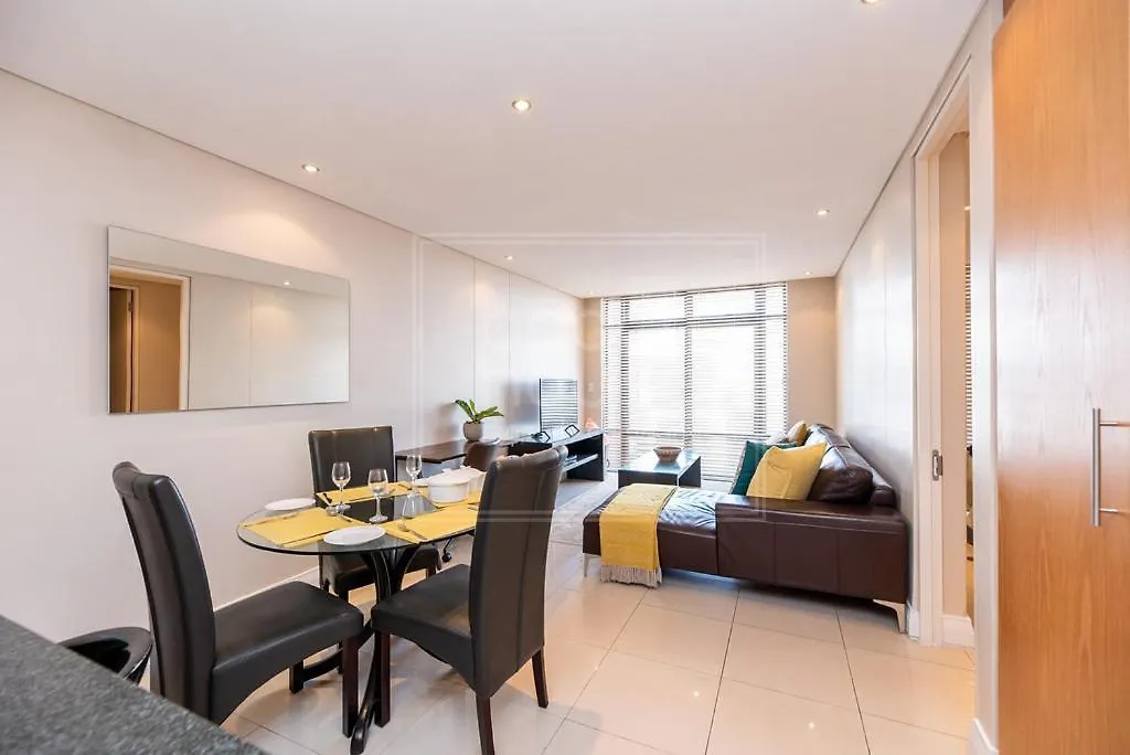 Luxury Beachfront Apartment In Eden On The Bay 191- 2 Bedroom Bloubergstrand