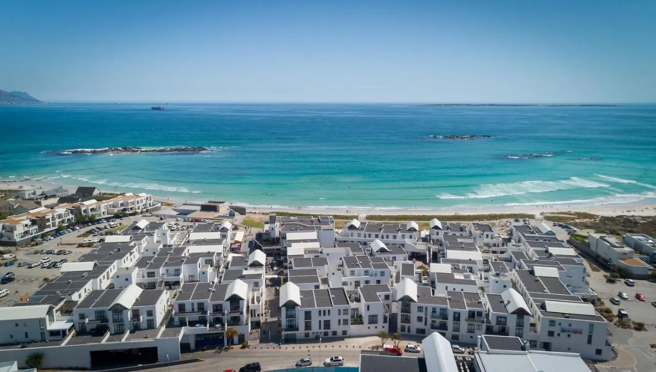 Luxury Beachfront Apartment In Eden On The Bay 191- 2 Bedroom Bloubergstrand