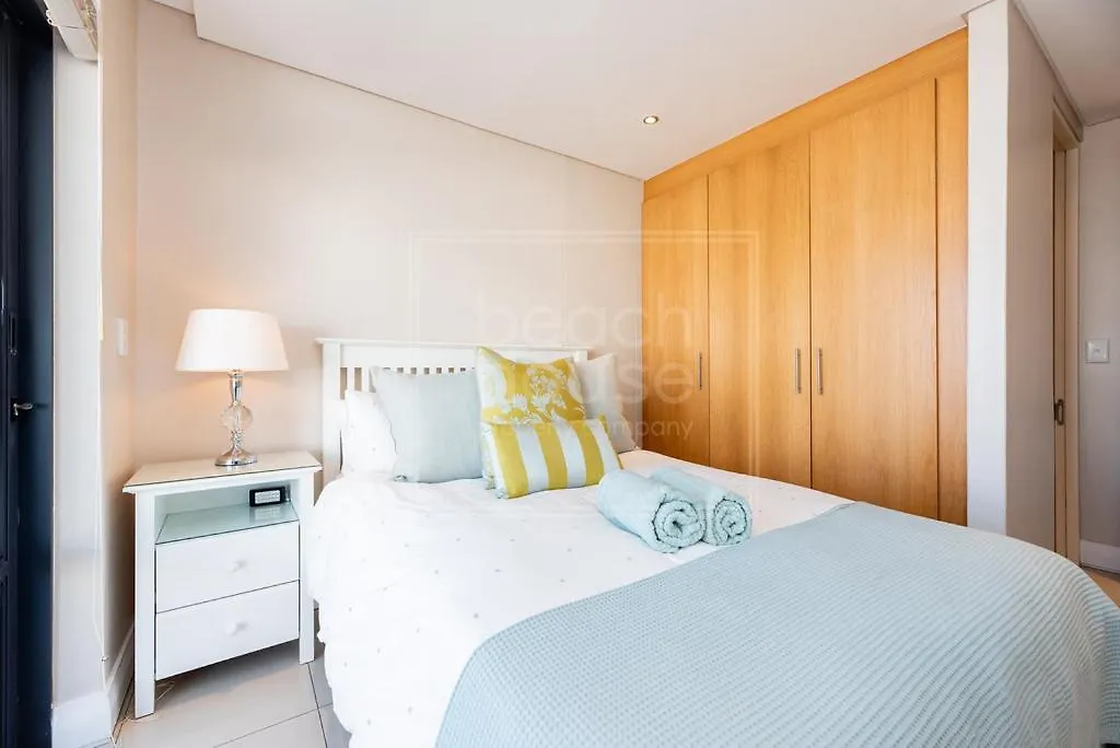 Luxury Beachfront Apartment In Eden On The Bay 191- 2 Bedroom Bloubergstrand