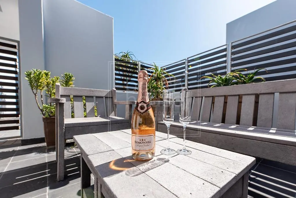 Luxury Beachfront Apartment In Eden On The Bay 191- 2 Bedroom Bloubergstrand