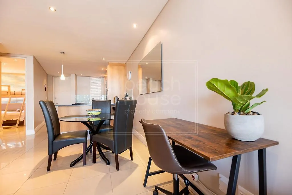 Luxury Beachfront Apartment In Eden On The Bay 191- 2 Bedroom Bloubergstrand