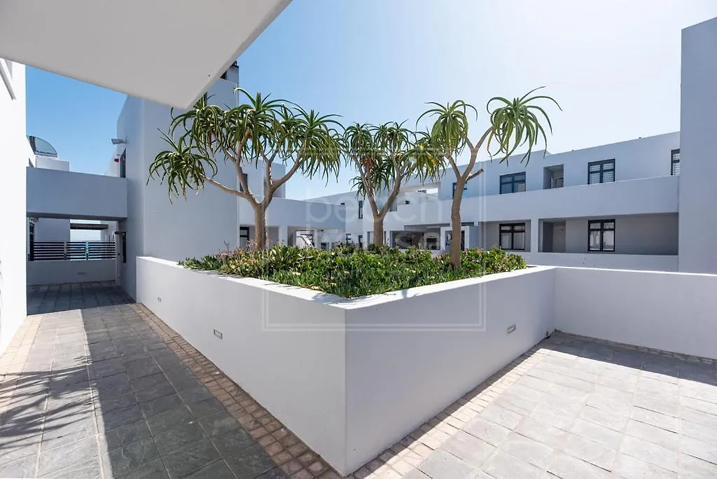 Luxury Beachfront Apartment In Eden On The Bay 191- 2 Bedroom Bloubergstrand