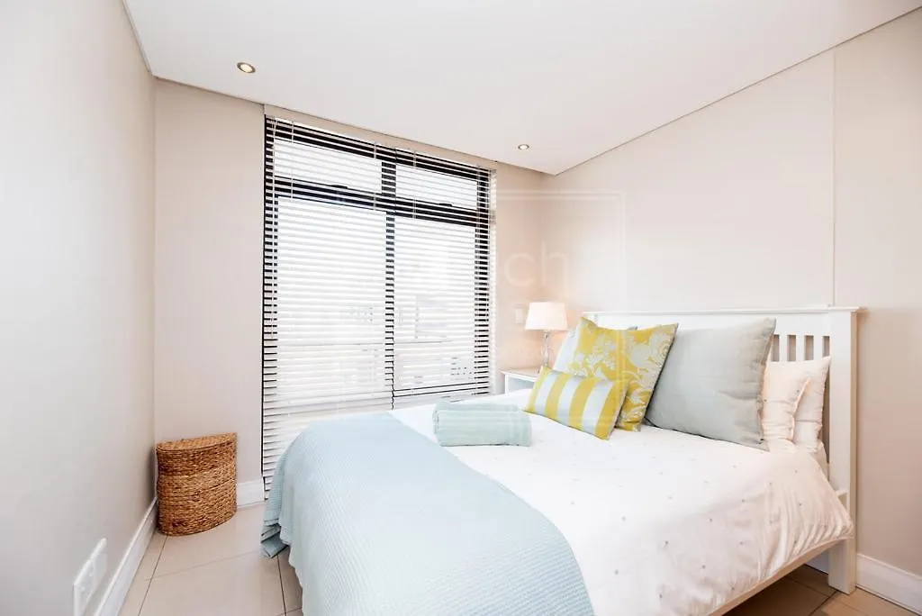 Luxury Beachfront Apartment In Eden On The Bay 191- 2 Bedroom Bloubergstrand 0*,