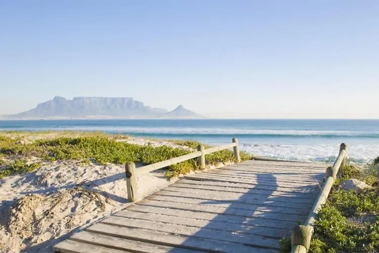 Luxury Beachfront Apartment In Eden On The Bay 191- 2 Bedroom Bloubergstrand